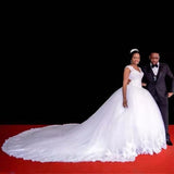 High-Waisted V-Necked Wedding Dress 2026 New Large-Size White Wedding Dress Drag-Tailed Lace Wedding Dress HZ0517