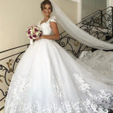 High-End Retro Wedding Dress 2026 New Court Style Queen Temperament Luxury Lace Heavy Industry Tail Wedding Dress HZ0517