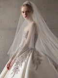 The Main Wedding Dress Of The Vertinium 2025 New Bridal Small Senior Sense French Heavy Industry Luxury Tail Yarn HZ0517
