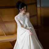 French High-End Light Wedding Dress Retro Hanging Neck Dress Dress Dress Female Bride Out Yarn Wedding Morning Robe Small Tail HZ0517