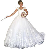 High-End Retro Wedding Dress 2026 New Court Style Queen Temperament Luxury Lace Heavy Industry Tail Wedding Dress HZ0517