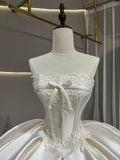 White Chest-Spewing-Faced Main Wedding Dress Bride 2026 Spring New Light Luxury Niche Tailings Go Out Yarn HZ0517