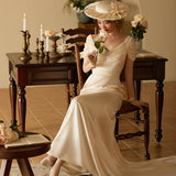 French Light Wedding Dress A Word Of White Retro Simple Thin Fishtail Travel To The Door To Receive The Welcome Yarn Dress HZ0517