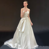 French Brated Light Wedding Dress Bride Niche Densate High-End Feeling Simple Small Tail To Go Out To Greet The White Dress HZ0517