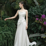 White Densate With Light Wedding Dress Bride High-End Fishtail Welcome Dress Summer Dress Small Tail HZ0517