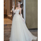 French-Style Ancient Light Wedding Dress 2026 New Bridal Maids Go Out Yarn To Shoot The Exterior Small Tail Dress Skirt HZ0517