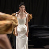 E-O-Endo Light Wedding Dress Bridal French Simple Temperament Vertiny Slings Go Out Yarn Fishtail Welcome Dress HZ0517