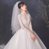 Starry Sky Light Master Wedding 2026 New Bride V-Neck Long Sleeve French-Style Large Dragtail Showing Thin Temperament Retro Princess Style HZ0517