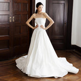 French Retro Breast-Shape Light Wedding Dress Simple Niche High-End Feeld Smeared Smear Small Tail Dress Bride Go Out Yarn HZ0517
