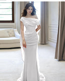 A Toasting Suit Senior Fishtail Red Bride Niche Wedding Morning Dress French Engagement Banquet Dress 2025 New HZ0517