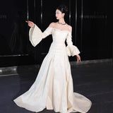French-Style Densinted Light Wedding Dress Bride Simply Covered The Ancient Long-Sleeved Small Habitat Forest Style Yarn One-Shoulder-Tail Dress HZ0517