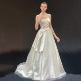 French Brated Light Wedding Dress Bride Niche Densate High-End Feeling Simple Small Tail To Go Out To Greet The White Dress HZ0517