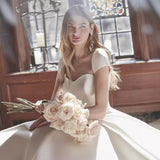 Sine-Faced Light Wedding Dress 2026 New Temperament Slim Slimed Tail Bride Wedding Welcome Yarn Banquet Main Yarn HZ0517