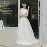Simplicity And Light Wedding Dress French New Bride Go Out Yarn Small Tail Temperament Banquet Evening Dress Summer HZ0517