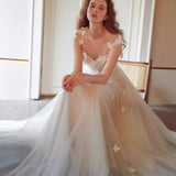 Mori's Dream Petal Wedding Dress 2026 New French Princess Simple Thin Waist V Collared Tail Light HZ0517
