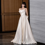 French-Style Densate Light Wedding Dress Bride 2026 New Niche High-End Simple Boobs White Tailing Dress HZ0517
