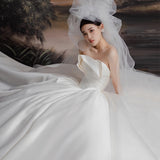 Sing Face Light Wedding Dress 2026 New Bride High-End Main Yarn High-End Texture Boobs Go Out Of The Yarn French Retro Tail HZ0517