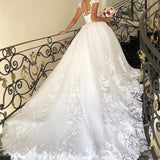 High-End Retro Wedding Dress 2026 New Court Style Queen Temperament Luxury Lace Heavy Industry Tail Wedding Dress HZ0517