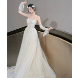 French-Style Ancient Light Wedding Dress 2026 New Bridal Maids Go Out Yarn To Shoot The Exterior Small Tail Dress Skirt HZ0517