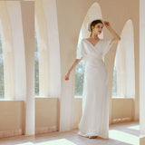Light Wedding Dress Yarn Temperament Bride Wedding Welcome Dress Small Tail Simple Dew V Show Thin White HZ0517