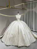 White Chest-Spewing-Faced Main Wedding Dress Bride 2026 Spring New Light Luxury Niche Tailings Go Out Yarn HZ0517