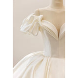 The Main Wedding Dress 2026 New French Bridal Small Simple Atmosphere Shoulder Retro Tail Wedding Dress HZ0517