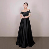 French Light Wedding Black Stite Hepburn Style Studio Theme Couple Take A Picture Of A Word Shoulder Certificate Registration Small Dress HZ0517