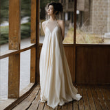 French High-End Light Wedding Dress Retro Hanging Neck Dress Dress Dress Female Bride Out Yarn Wedding Morning Robe Small Tail HZ0517